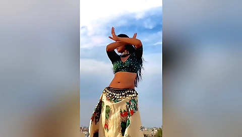 My body is very sexy and very wet for this brunette in bed